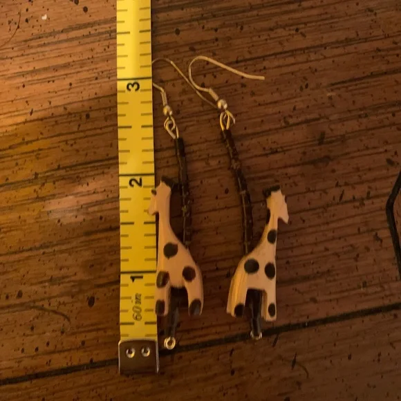 Wooden beaded giraffe 🦒 earrings - Picture 3 of 3